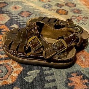 DR MARTENS PLATFORM SANDALS